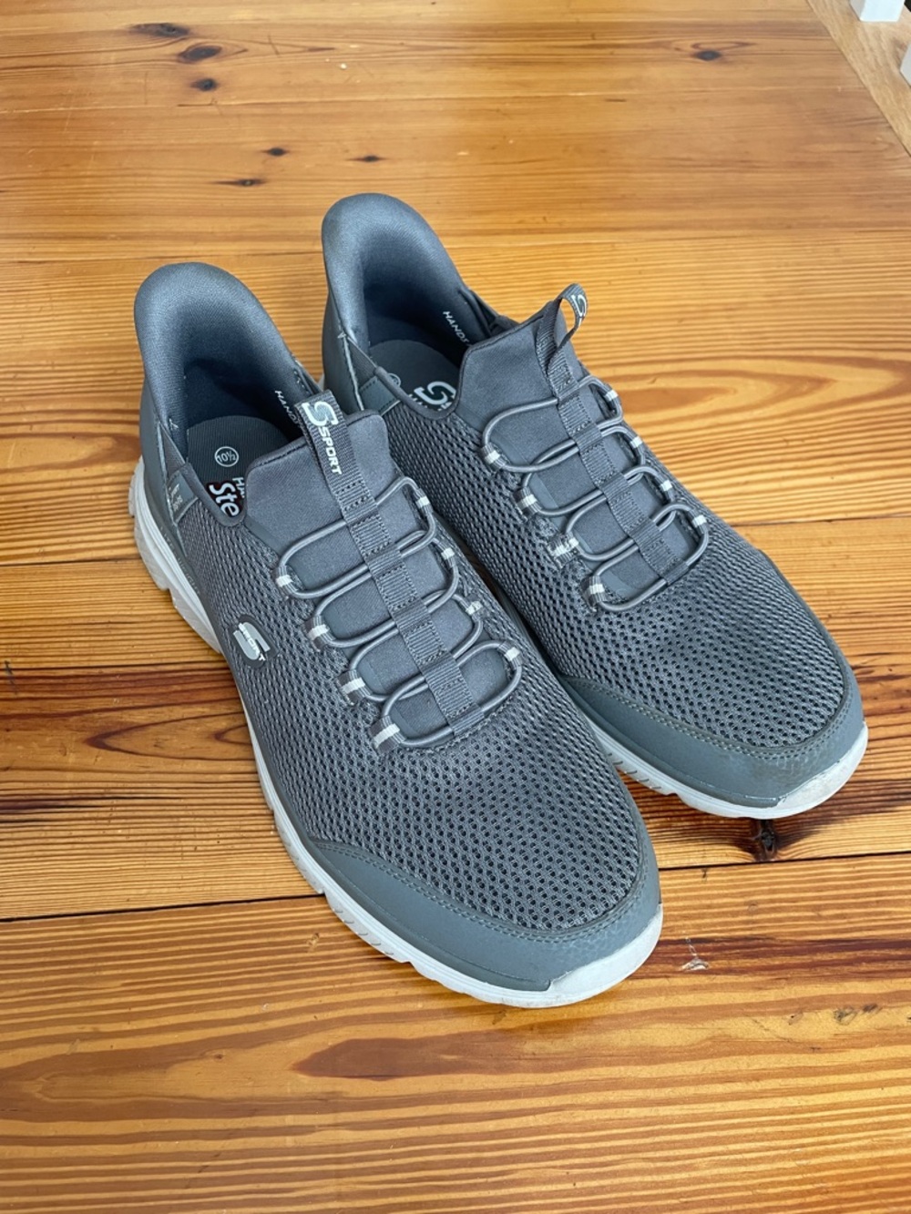 Skechers Men's Dark Gray Slip-On Knit Sneakers size 10.5